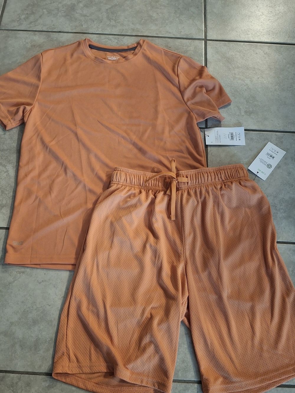 NWT! Athletic Works Men's Active Top & Mesh Shorts Sz: Small
